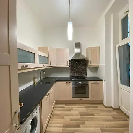 Spacious Apartment On Wenceslas Square Prague Exterior photo